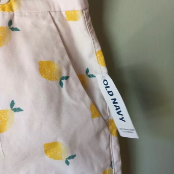 Old navy shorts size 12 - Picture 5 of 6